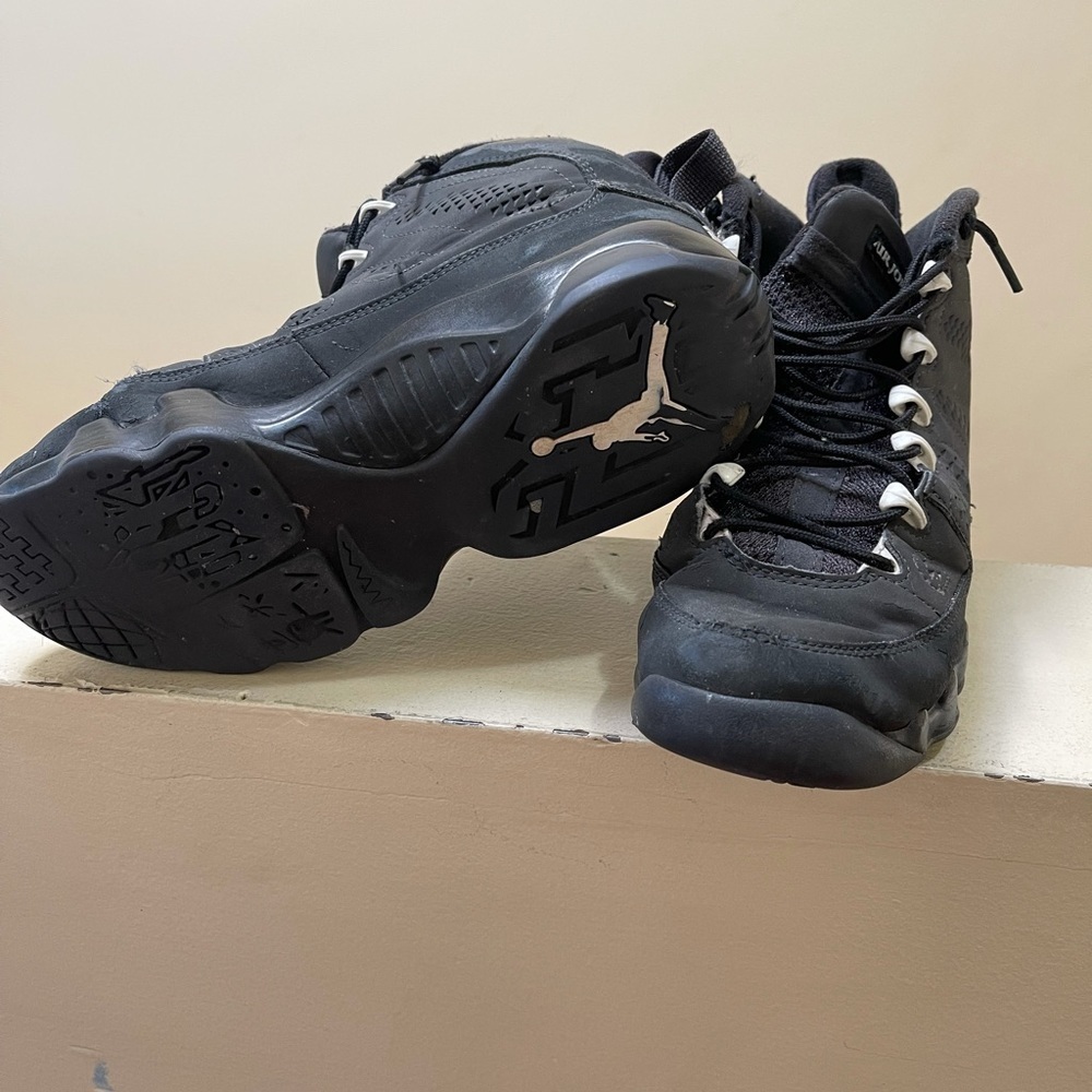 Air Jordan - Picture 3 of 5